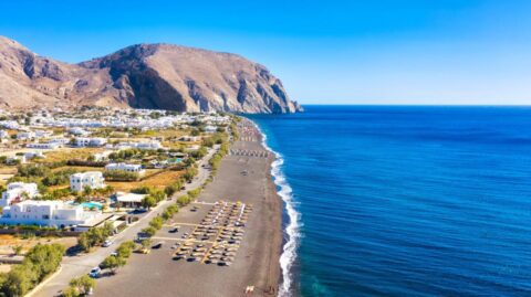 Plaża Perissa na Santorini