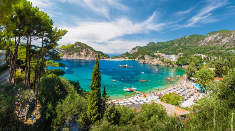 Plaża Paleokastritsa - najważniejsze informacje i cechy charakterystyczne