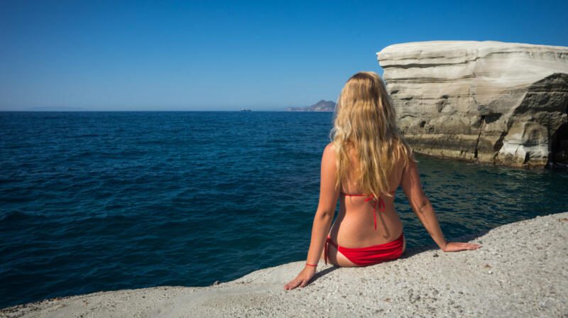 Gdzie znajduje się plaża Sarakiniko?