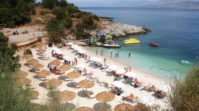 Plaża Kassiopi – najważniejsze informacje i cechy charakterystyczne