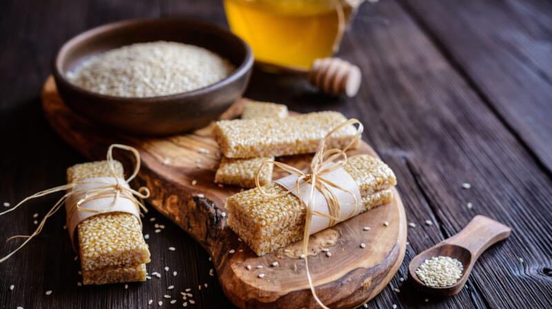 Pasteli – sezamki z miodem