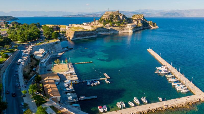 Co lepszego na Korfu niż na Santorini?