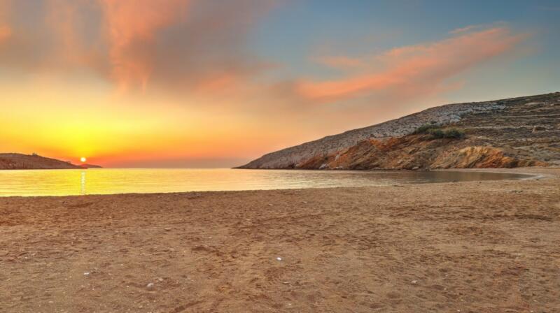Temperatury powietrza w kwietniu na Folegandros