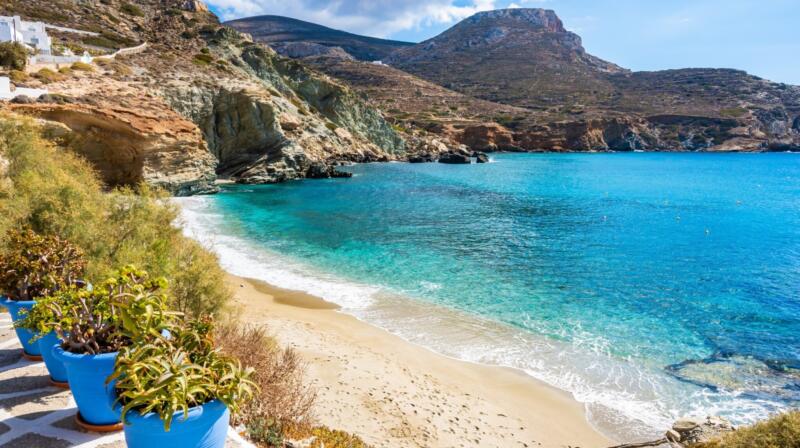 Temperatury powietrza w styczniu na Folegandros