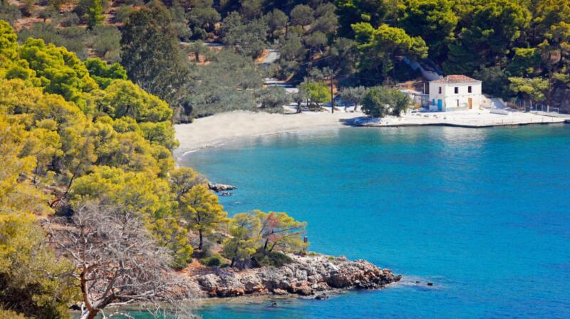 Co robić na Poros w grudniu?