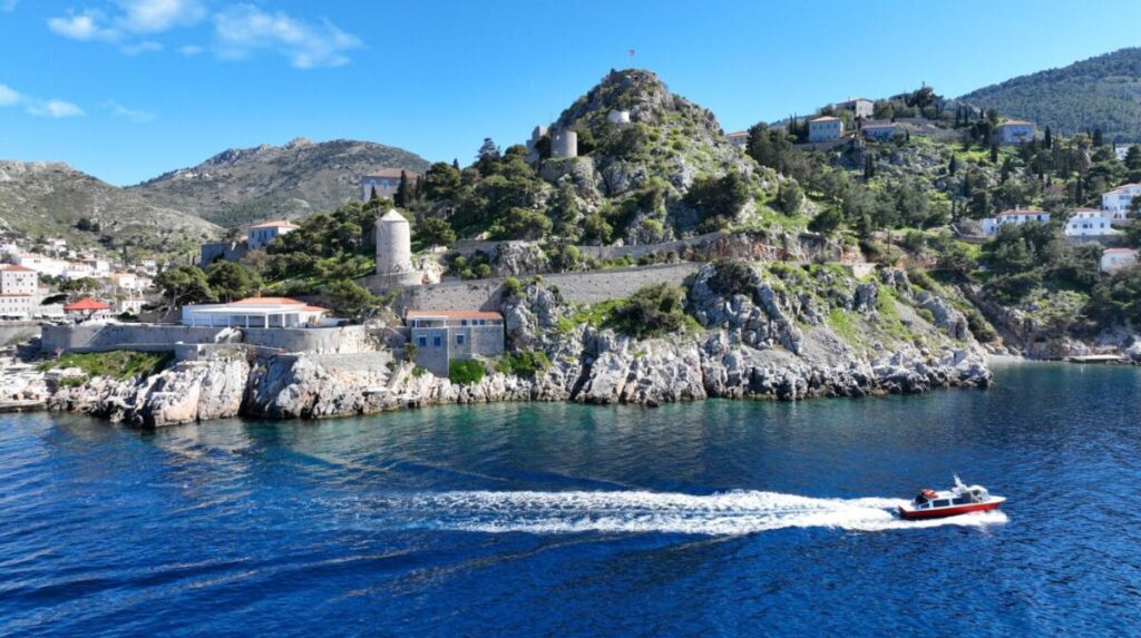 Pogoda w sierpniu na Hydrze