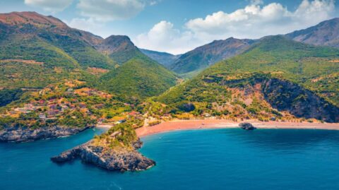 Evia czy Santorini? Którą wybrać i dlaczego?