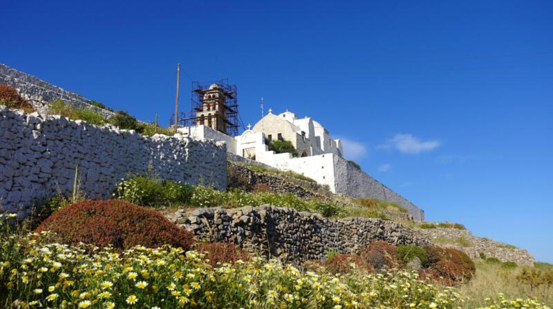 Temperatury powietrza w sierpniu na Folegandros