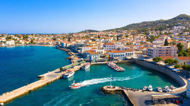 Temperatury powietrza w lutym na Spetses