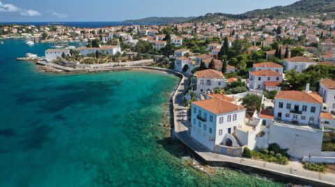 Pogoda w kwietniu na Spetses