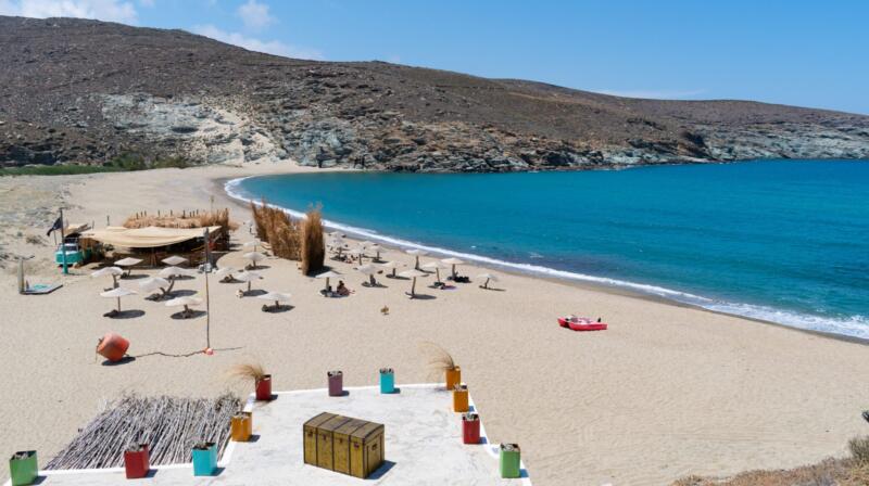 Temperatury powietrza w kwietniu na Tinos