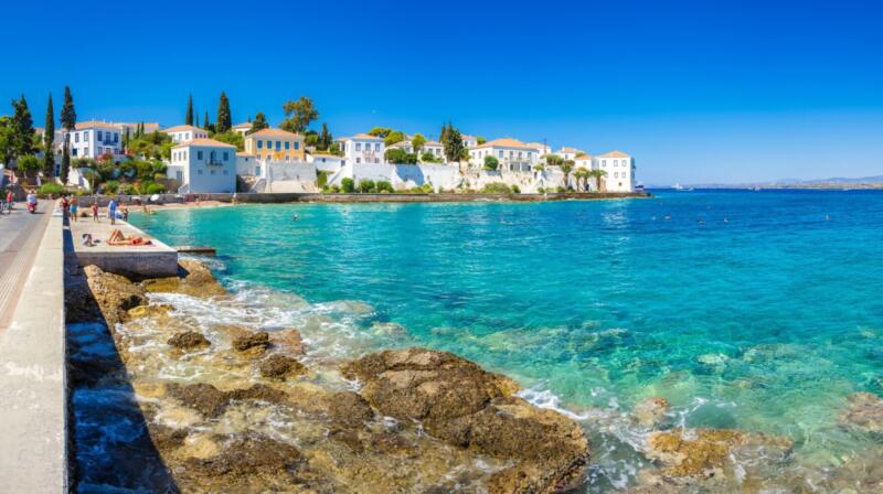 Temperatury powietrza w czerwcu na Spetses