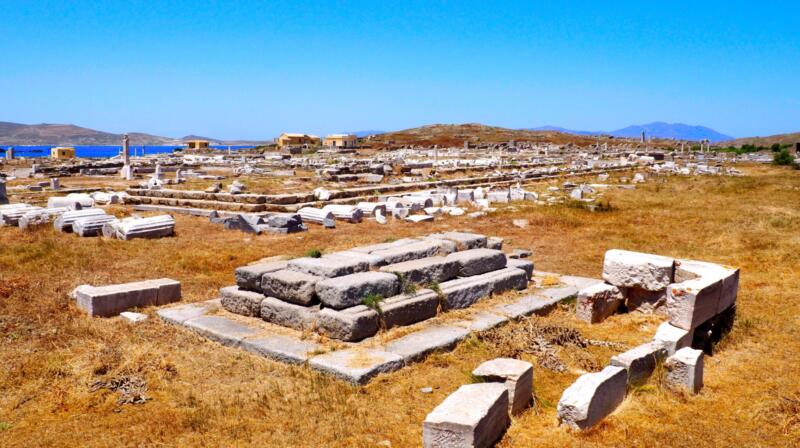 Temperatury powietrza w kwietniu na Delos