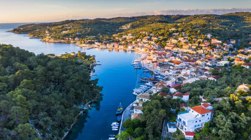 Temperatury powietrza w lutym na Paxos