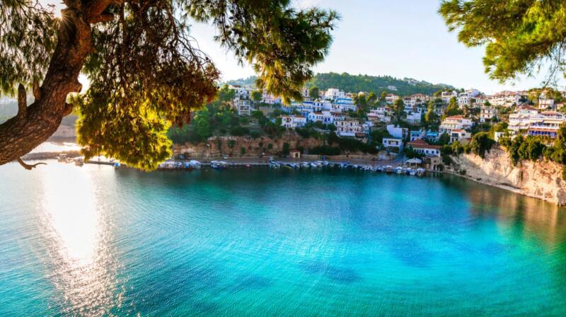 Temperatury powietrza w lutym na Alonissos