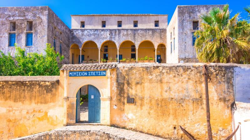 Temperatury powietrza w sierpniu na Spetses