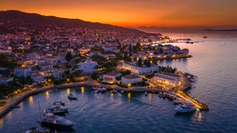 Temperatury powietrza w grudniu na Spetses