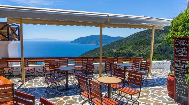 Temperatury powietrza w październiku na Alonissos