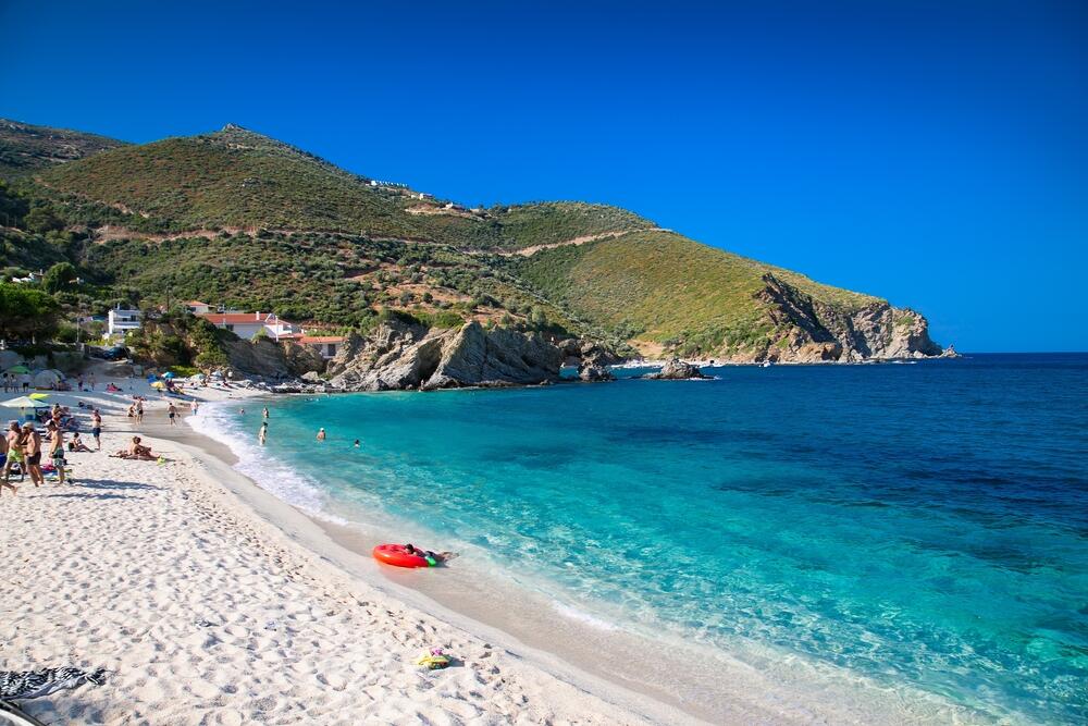 Plaża Kalamos Beach na Evii