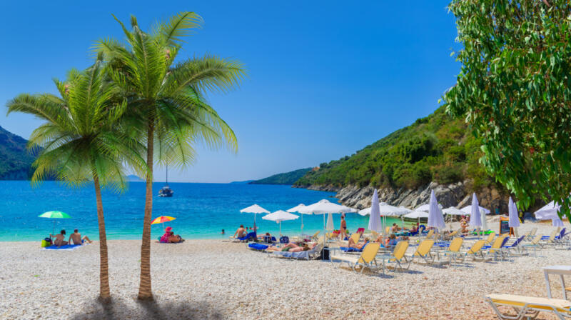 Gdzie znajduje się plaża Poros Mikros Gialos?